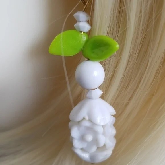 Vintage 1960s Mid Century Fruit Salad Floral Pierced Earrings - Picture 11 of 11